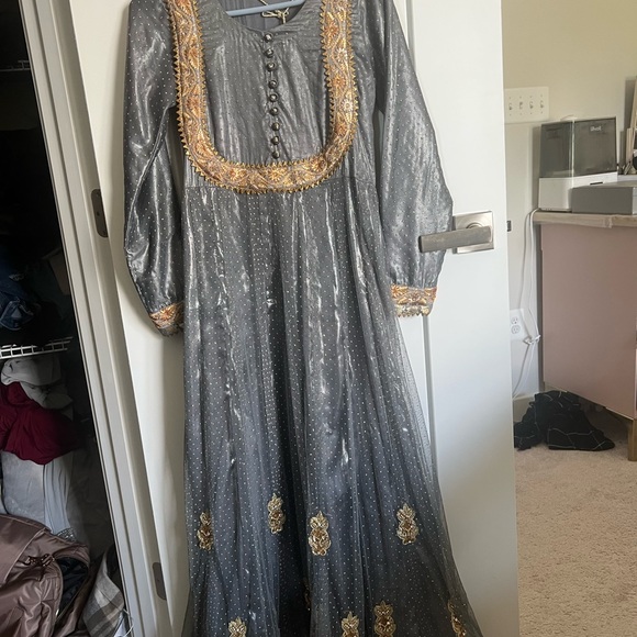 3 piece Anarkali gray and gold dress with kiran and banarsi work - Picture 2 of 7